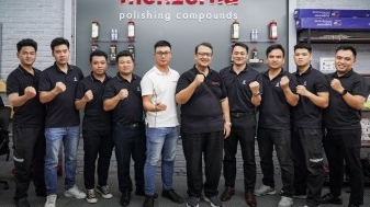 VNPETRO (Menzerna Vietnam) & chuyên gia Guntar Wicaksono nâng cao chất lượng dịch vụ đánh bóng
